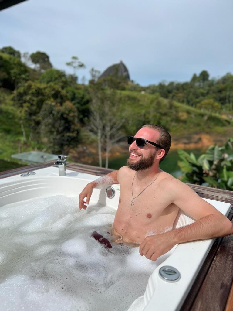 Sin Prisa "Not Rush" Cabana Preciosa! Con Jacuzzi, Vista Y Acceso Directo Al Embalse, Vista A La Piedra , Deporte Acuatico Paddle Board And Breakfast Incluidos ! Imperdible กัวตาเป ภายนอก รูปภาพ