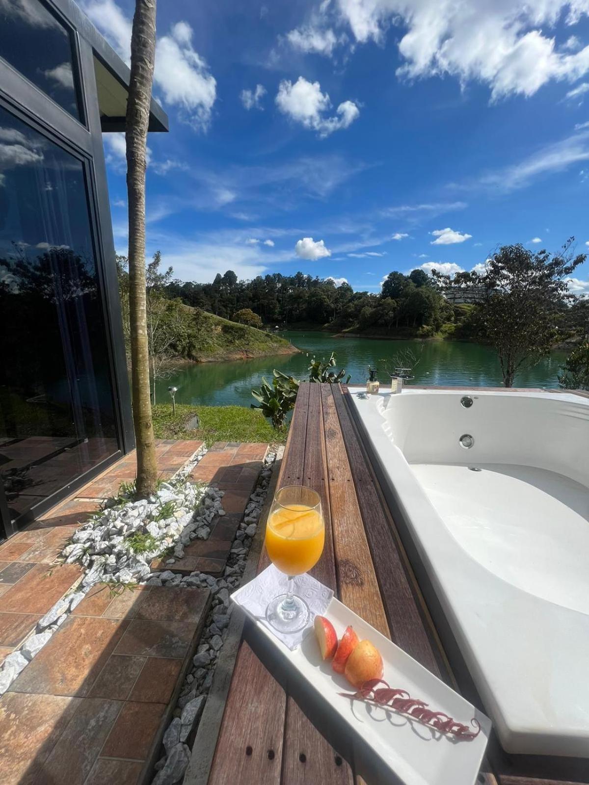 Sin Prisa "Not Rush" Cabana Preciosa! Con Jacuzzi, Vista Y Acceso Directo Al Embalse, Vista A La Piedra , Deporte Acuatico Paddle Board And Breakfast Incluidos ! Imperdible กัวตาเป ภายนอก รูปภาพ