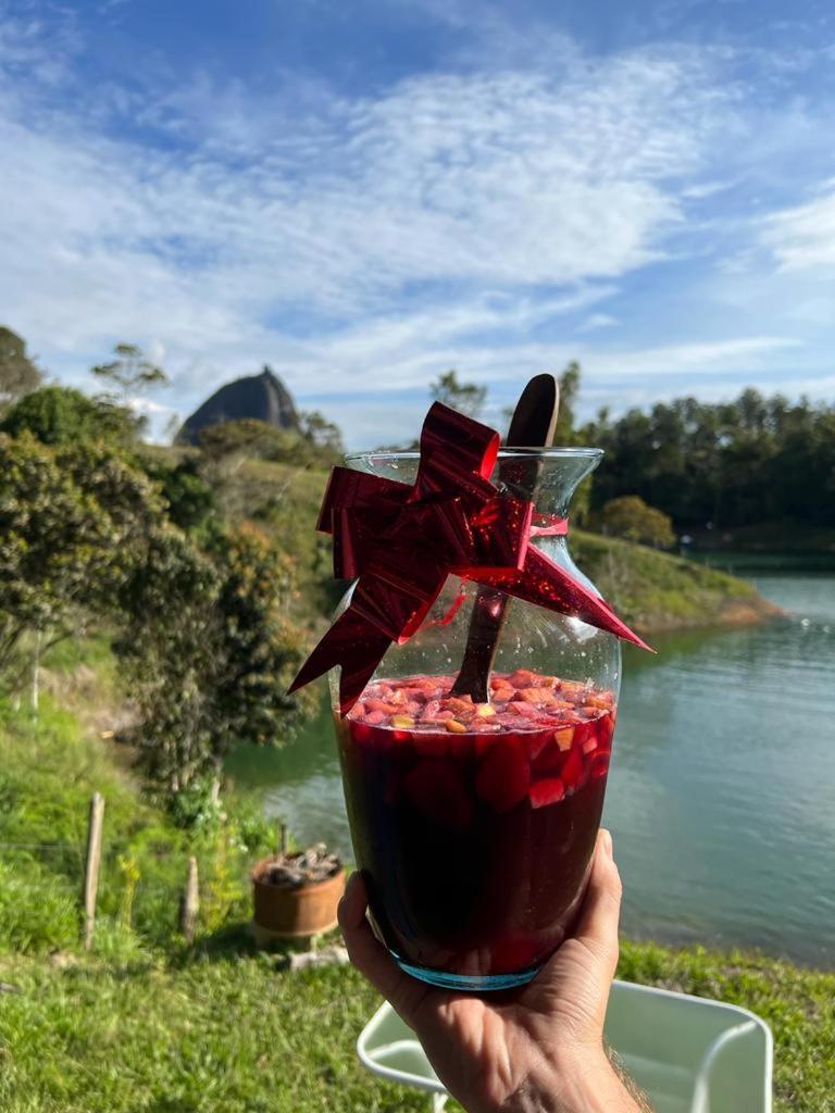 Sin Prisa "Not Rush" Cabana Preciosa! Con Jacuzzi, Vista Y Acceso Directo Al Embalse, Vista A La Piedra , Deporte Acuatico Paddle Board And Breakfast Incluidos ! Imperdible กัวตาเป ภายนอก รูปภาพ